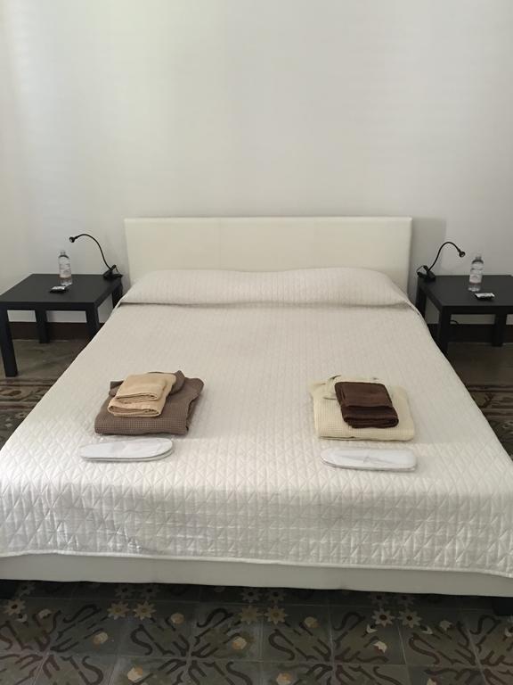 Deco Guest House Палермо Экстерьер фото
